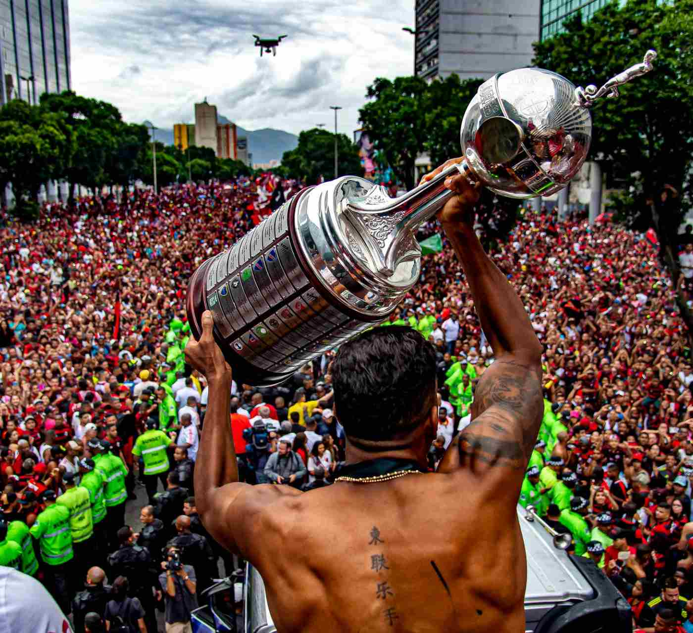 DIFERENÇAS MARCANTES: FLAMENGO DE 2019 E FLUMINENSE DE 2023 NAS FINAIS DO MUNDIAL DE CLUBES